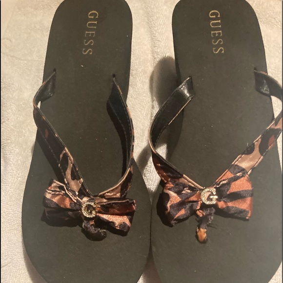 Guess brand black wedge thong sandals with leopard print bow never worn - Picture 1 of 6